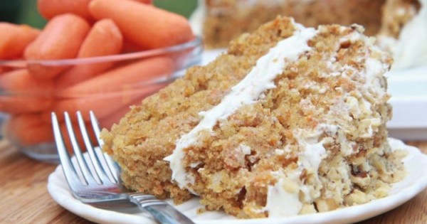 Gluten-free Carrot Cake (Moist & Fluffy)