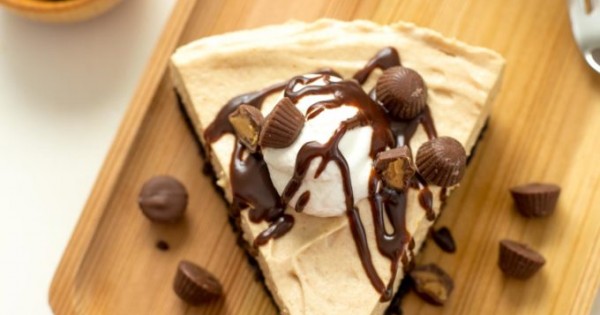 Frozen Peanut Butter Cheesecake Pie