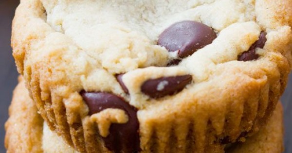 Chocolate Chip Cookie Dough Cupcakes