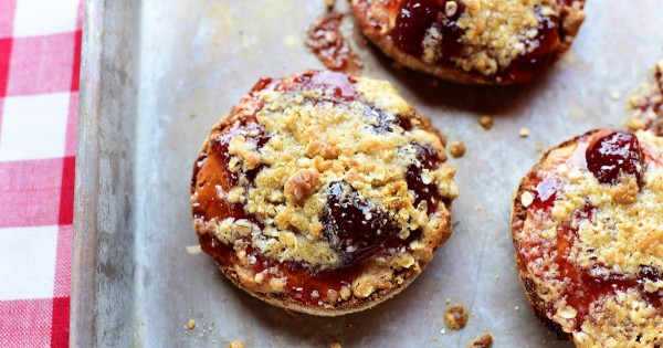 PB&J Streusel Muffins
