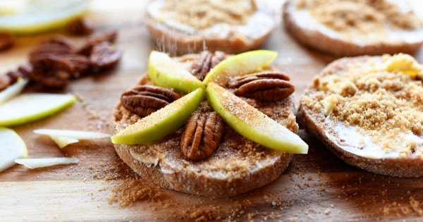 Apple-Pecan Mini Pies
