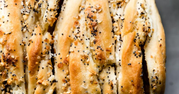 Everything Bagel Pull Apart Bread