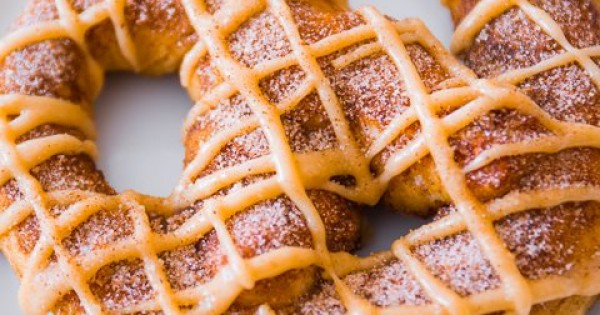 Pumpkin Praline Soft Pretzels
