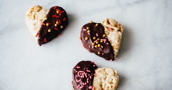 Chocolate-Dipped Almond-Marshmallow Chex™ Bars