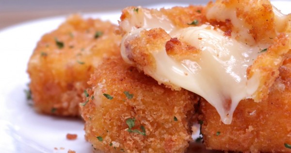 Fried Mozzarella Cheese Stick Bites