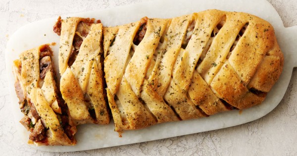 Sausage, Mushroom & Spinach Pizza Braid