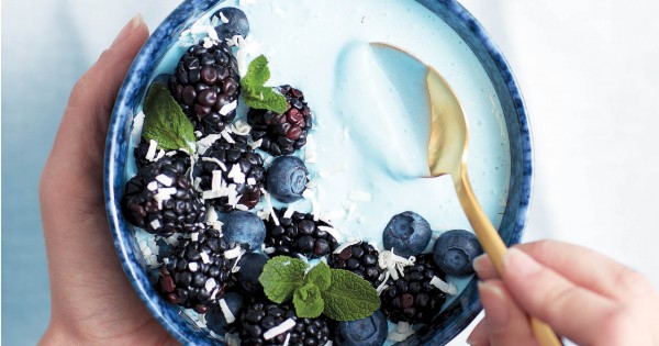 Tropical Blue Majik smoothie bowl