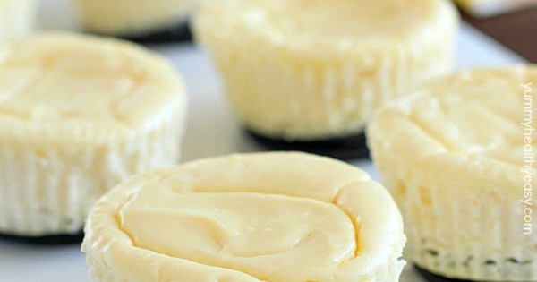 Lighter Mini Cheesecakes with Oreo Crust