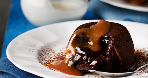 Molten chocolate cakes