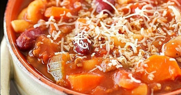 Pasta e Fagioli (Pasta & Beans Soup)