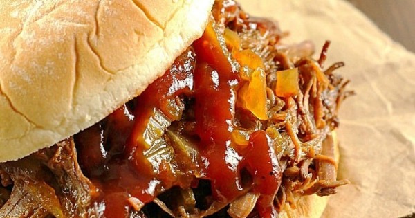 Slow Cooker Shredded Beef Sandwiches