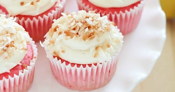 (2-Ingredient) Strawberry Soda Cupcakes with Lemon Cream Cheese Frosting