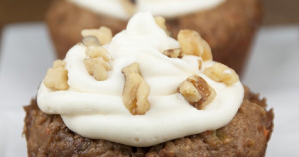 Giant Carrot Cake Cookie Cups