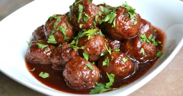 Meatballs with Grape Chili Sauce
