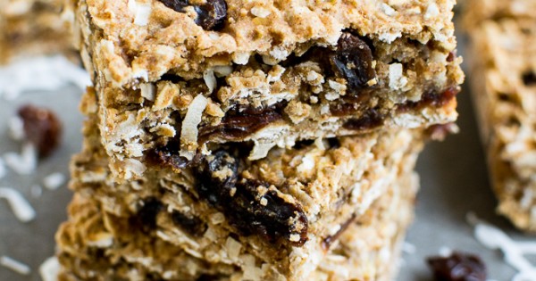 Healthy Oatmeal Raisin Breakfast Bars