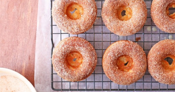 Cinnamon Sugar Baked Doughnuts