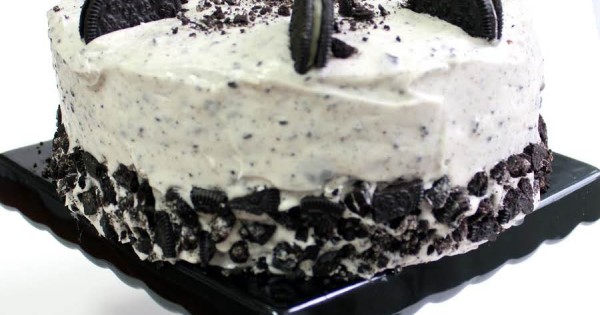 Junia's Cookies & Cream Cake