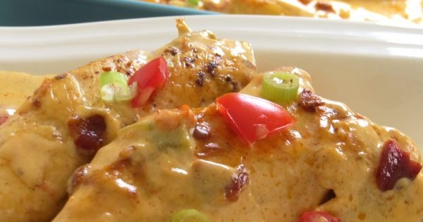 Chile Con Queso Chicken Casserole
