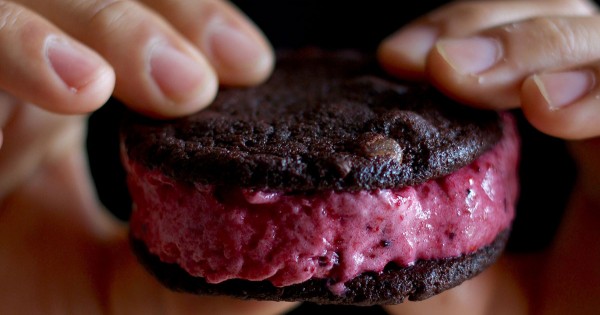 Easy chocolate and berry ice cream sandwiches
