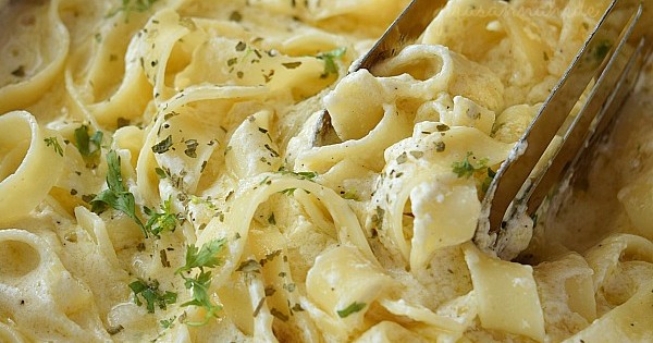 Fettuccine Alfredo