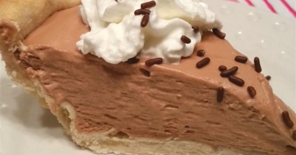 Creamy Chocolate Mousse Pie