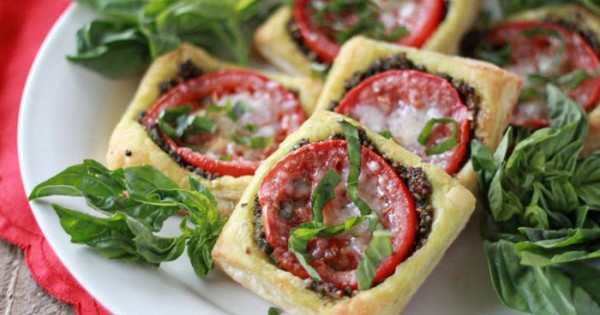 Tomato Pesto Tarts with Optional Prosciutto