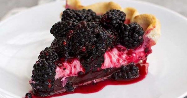 Black Bottom Blackberry Pie