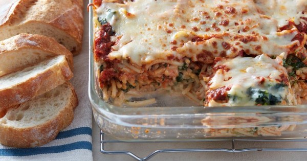 Cheesy Spaghetti and Spinach Casserole