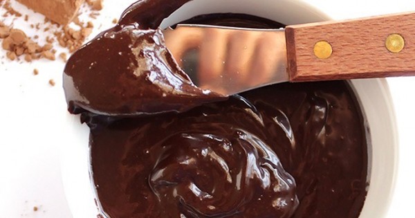 5 Minute Vegan Chocolate Frosting