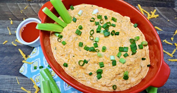 Keto Cheesy Buffalo Chicken Dip