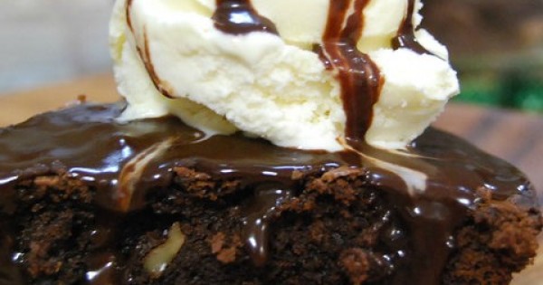 Brownie Pie a la Mode