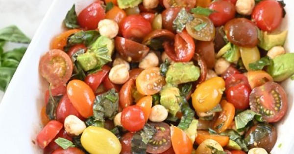 Caprese Avocado Salad