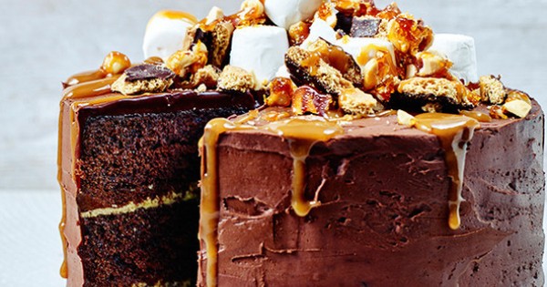 Caramel rocky road cake