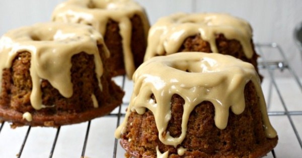 Easy Pumpkin Cake with Molasses Cream Cheese Glaze