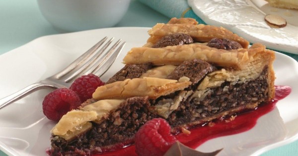 Fudge Crostata with Raspberry Sauce
