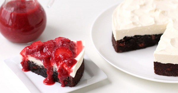 Strawberry-Rhubarb Brownie Cheesecake