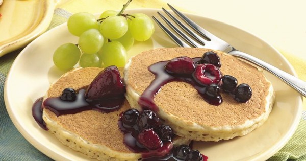 Oatmeal Pancakes with Mixed Berry Topping
