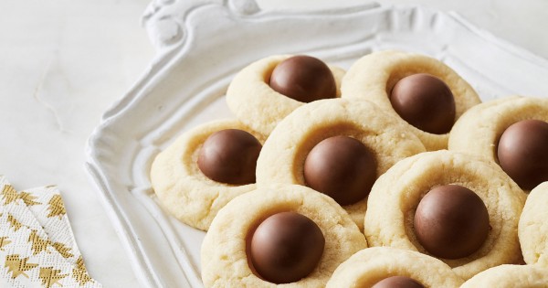 Lindor Gingerbread Thumbprint Cookies