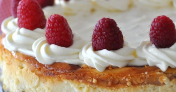 White Chocolate Raspberry Cheesecake