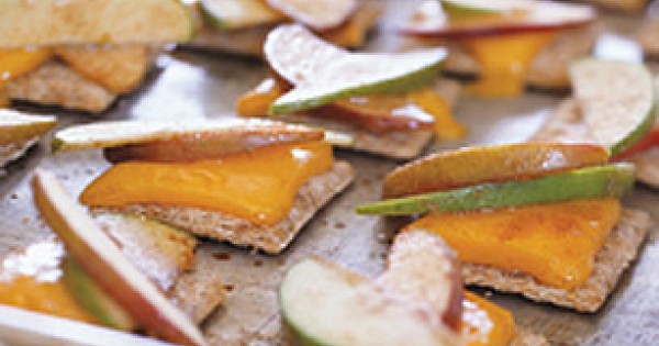 Easy Apple-Cheddar Melts
