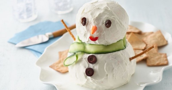 Make-Ahead Snowman Cheese Ball