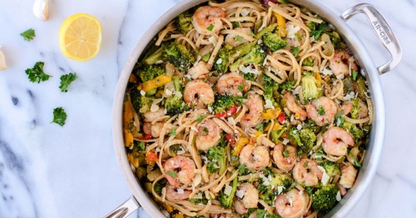 Shrimp with Garlic, White Wine and Linguini