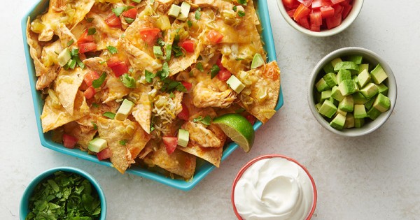 Microwave Cheesy Chicken Nachos