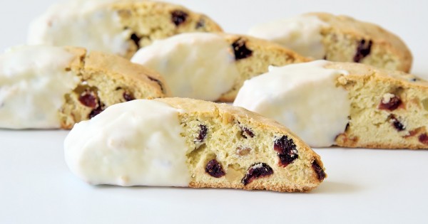 Cranberry Walnut Cantuccini