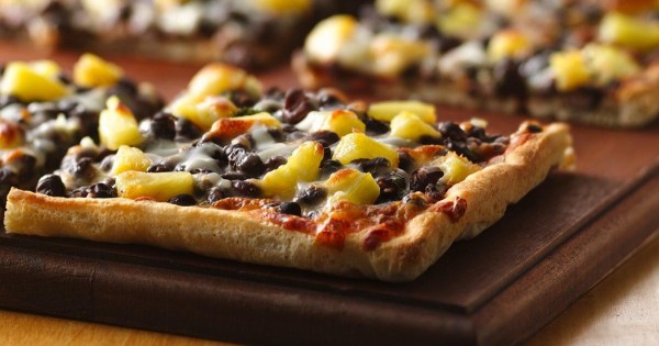 Caribbean Black Bean Pizza