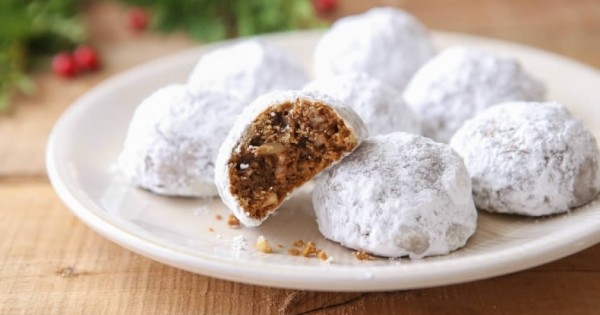 Molasses Snowball Cookies