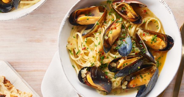 Garlic and Herb Mussel Linguine