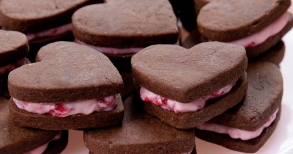 Chocolate Raspberry Sandwich Cookies