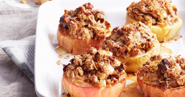 Oatmeal-stuffed apples