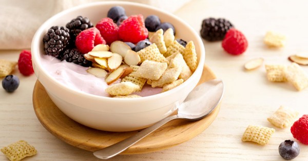 Gluten-Free Berry Yogurt Bowl